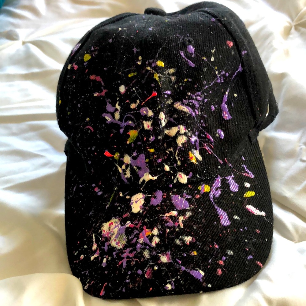 Paint splattered multi colored platter black hat